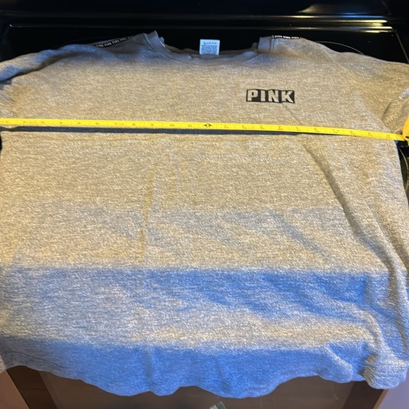 PINK Heather Grey crewneck. Size L - Picture 4 of 5